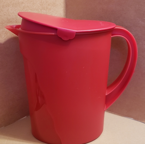 Tupperware Jumbo Slim Pitcher - Picture 3 of 3